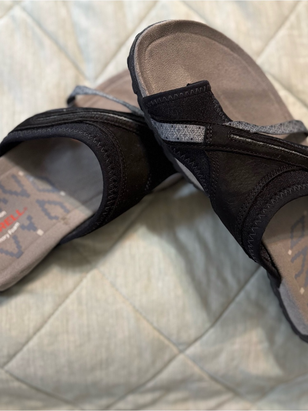 Merrell Black and Gray Toe-Loop Slide Sandals - Picture 2 of 4